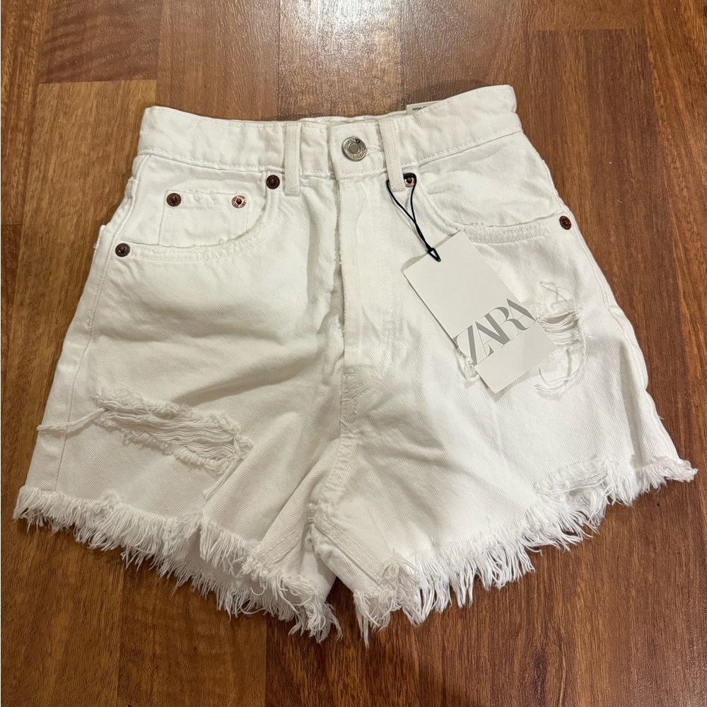 Zara Jean Shorts White Distressed